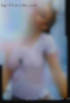 Light skinned round asses free horny vid from Hawaii.